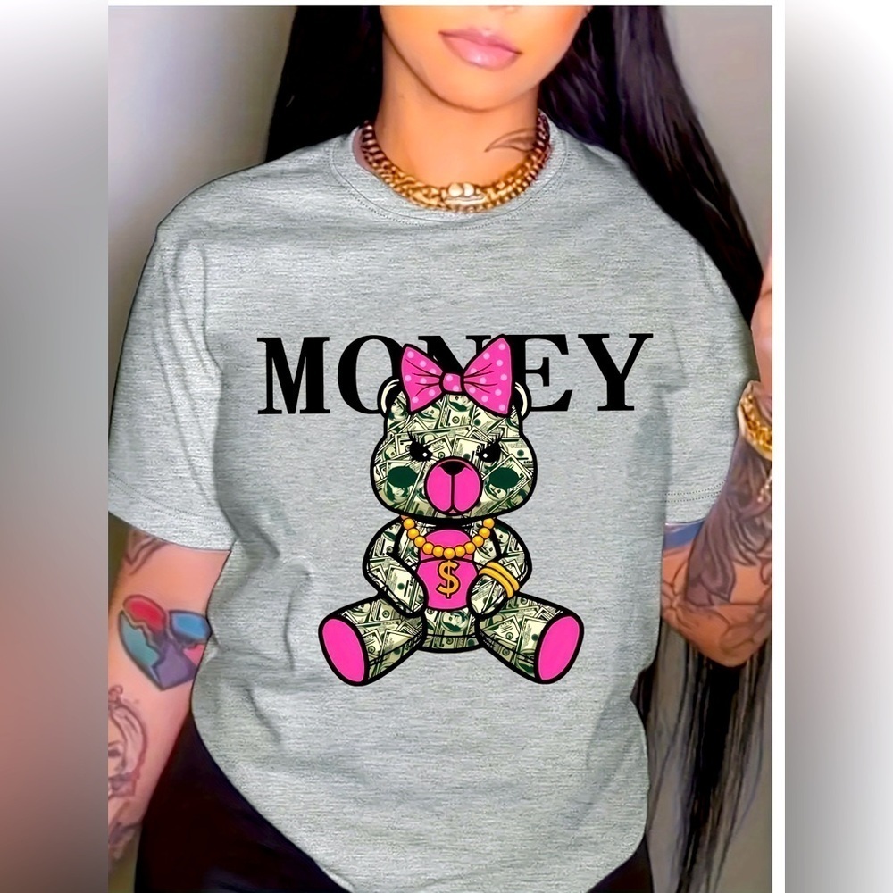 Money 💴 Bear T-shirt Excellent condition size XL women’s